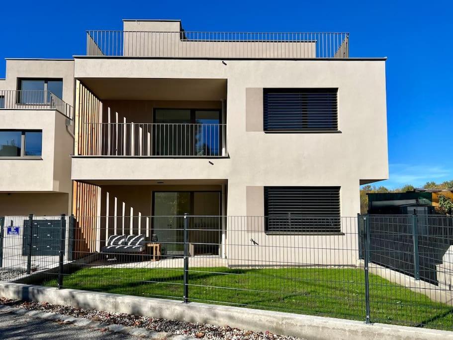 Modern Studio Gardenia_Gartenwohnung Alte Donau فيينا المظهر الخارجي الصورة
