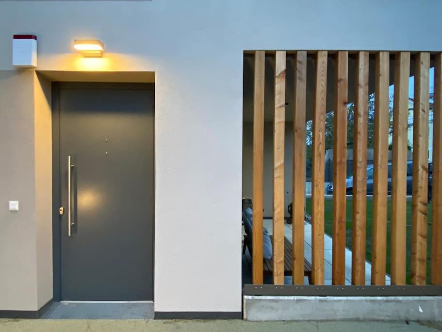 Modern Studio Gardenia_Gartenwohnung Alte Donau فيينا المظهر الخارجي الصورة